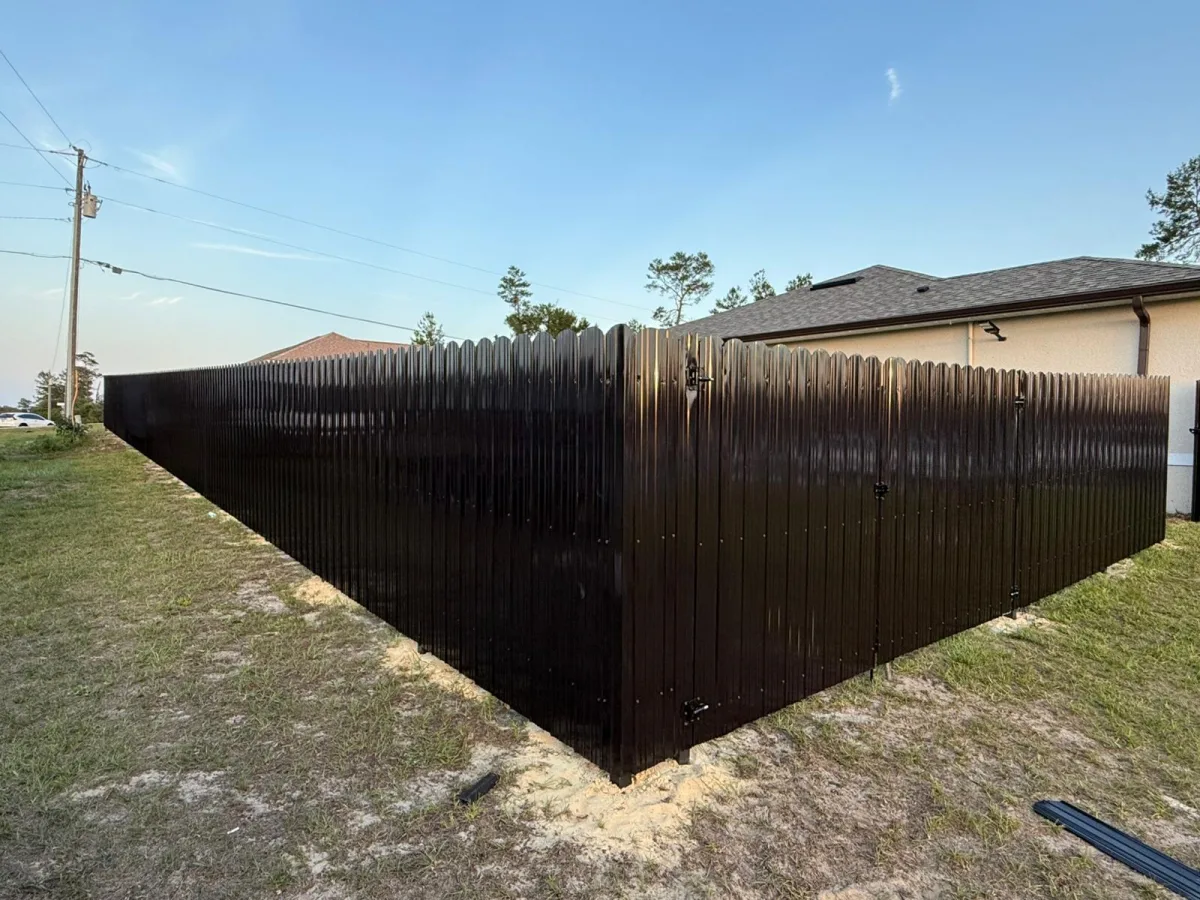 Durafence corner and gate in Central Florida