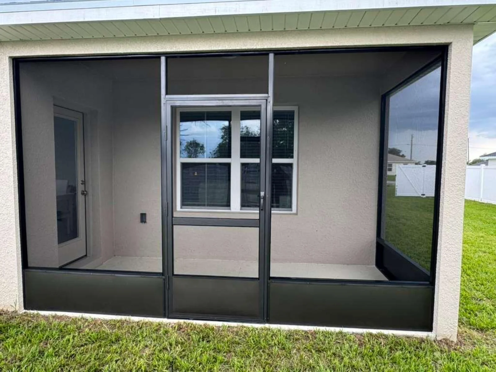 Screen enclosure, 10 by Crystalline Home Improvement in Central Florida